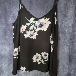 ✨️3/$25✨️Reitmans Black Camisole with Floral Print